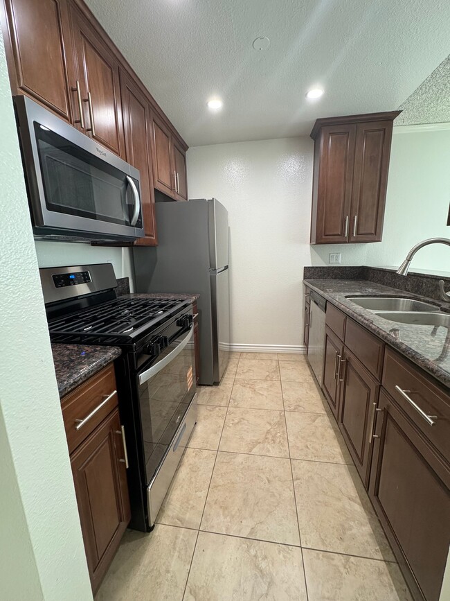 Photo - 10911 Rochester Ave Unidad 102