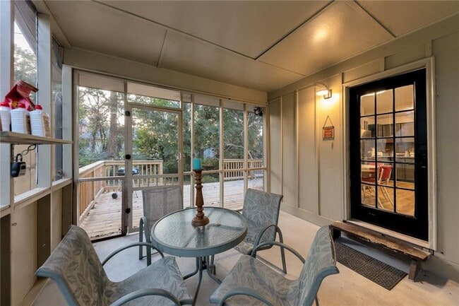 Photo - 3390 Creek Valley Dr SE