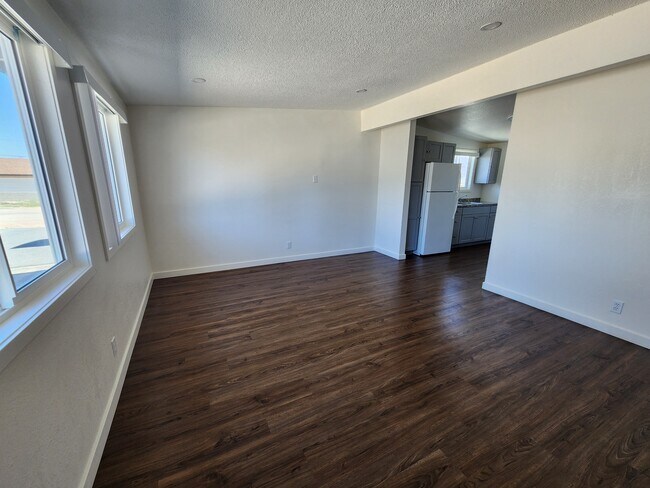Living Room/Dining Area