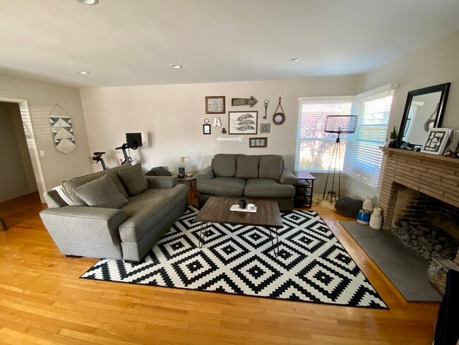 Photo - 272 Termino Ave Unidad A