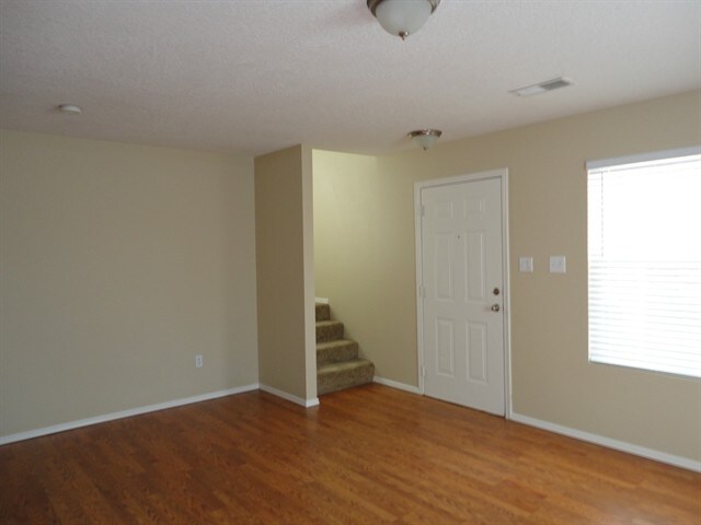 Photo - 4107 Logan Rd NW