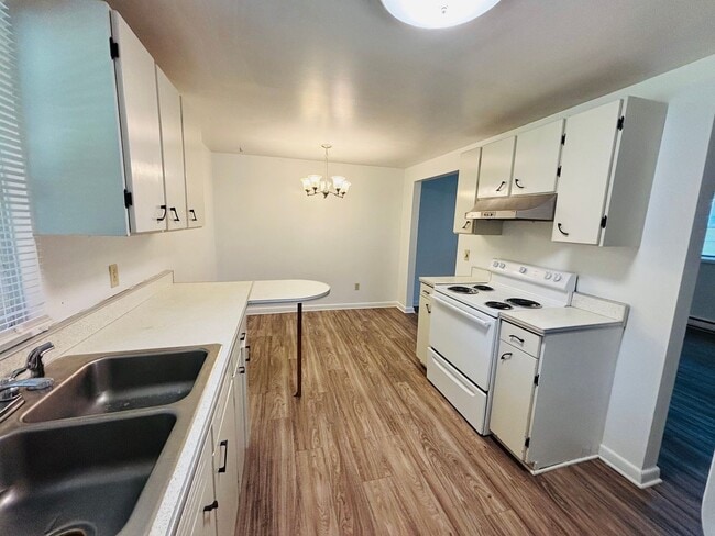 Photo - 1605 Lark Ln Unit 1
