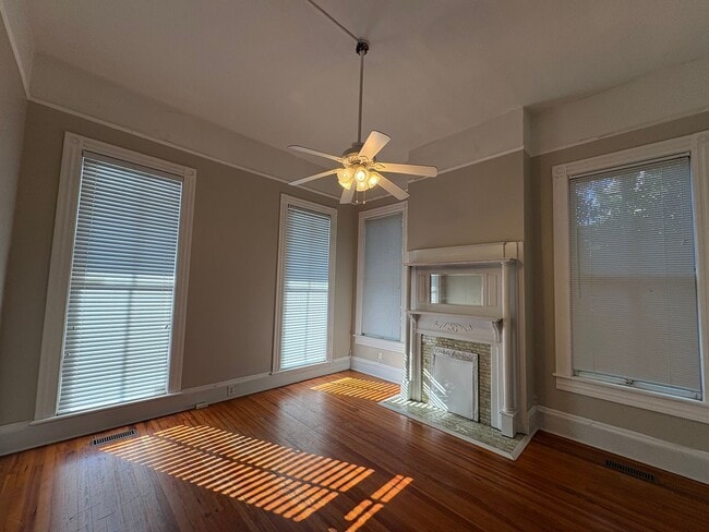 Photo - 481 Spring St