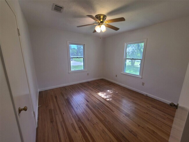 Photo - 401 N Tinsley St