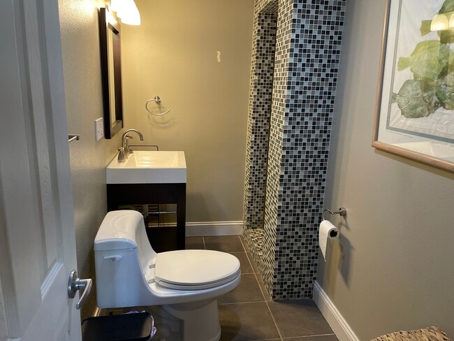 Photo - 421 Senter Dr