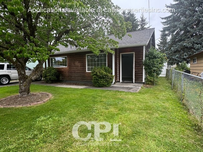 Building Photo - 744 Woodard Ave NE