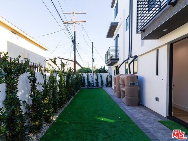 Photo - 2817 Redondo Blvd