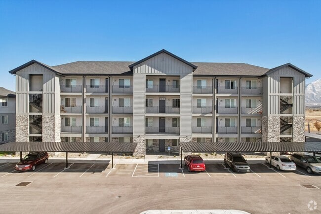 Building Photo - Arrowhead Place Luxury Apartment Homes