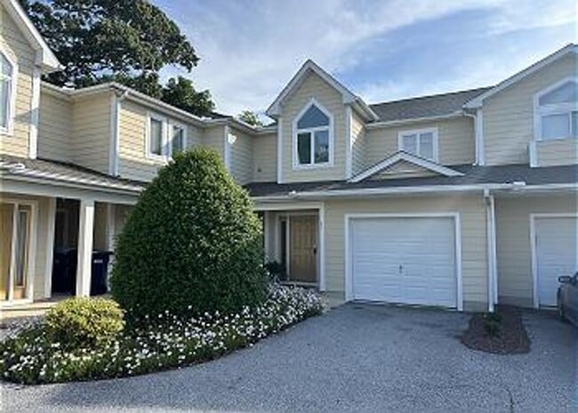 Photo - Condo located in Plantations East