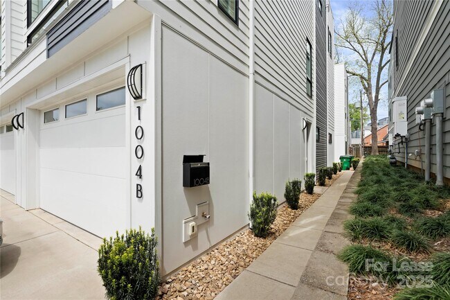 Photo - 1004 Greenleaf Ave