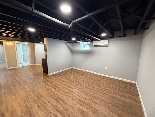 Photo - 6611 Kennedy Ave Unidad KENNEDY 6611 #5 (basement)