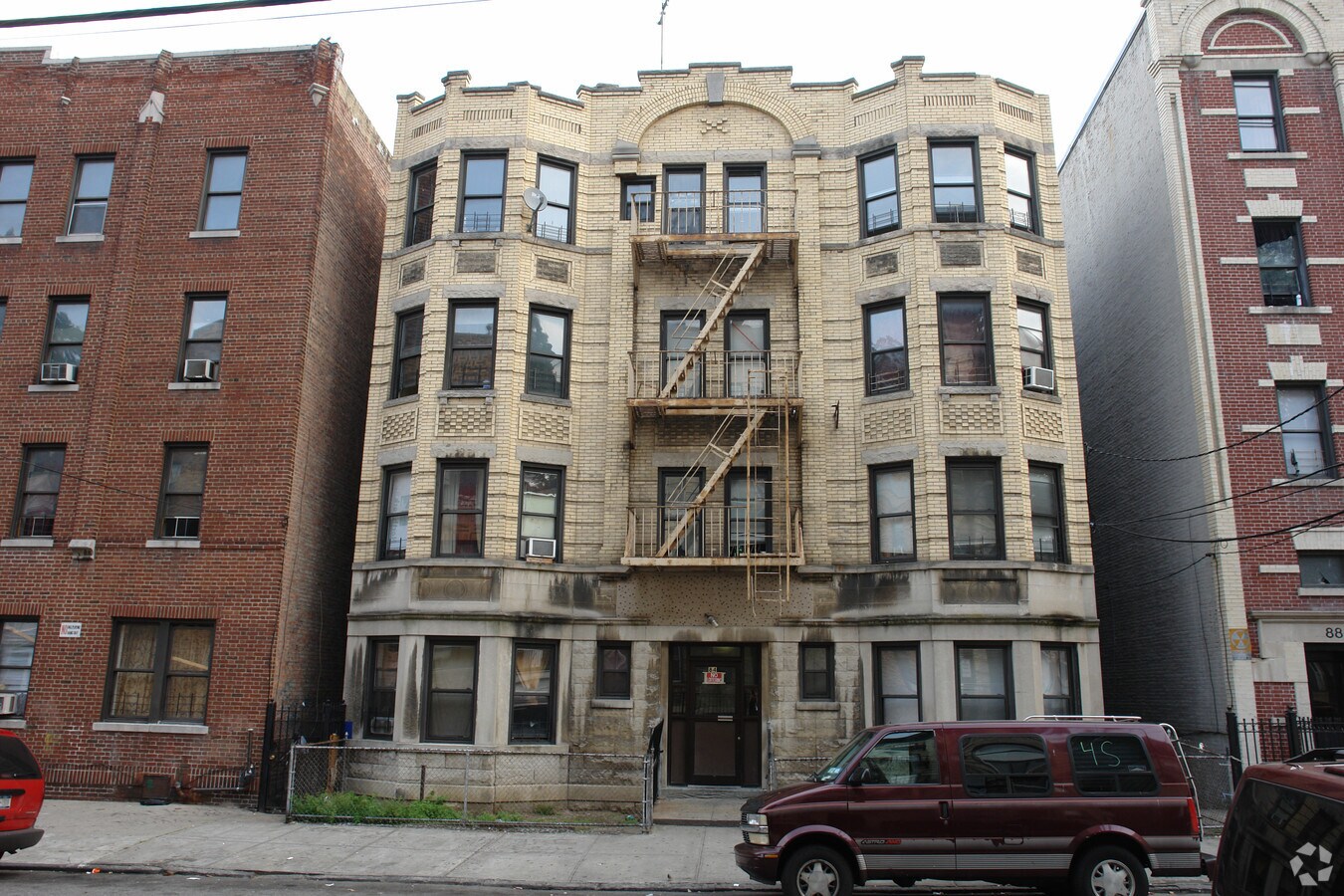 Photo - 84 Saratoga Ave