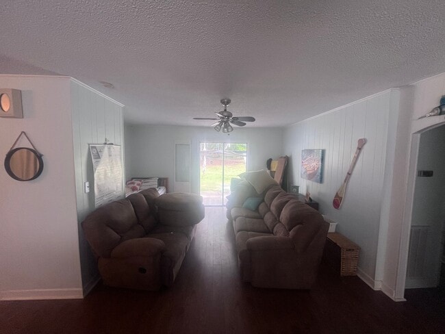 Photo - 100 Douglas Dr