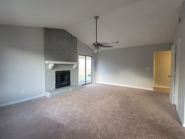 Photo - Super cute updated ranch! - Walk to Keningston Train Station - Self-Showings Available.