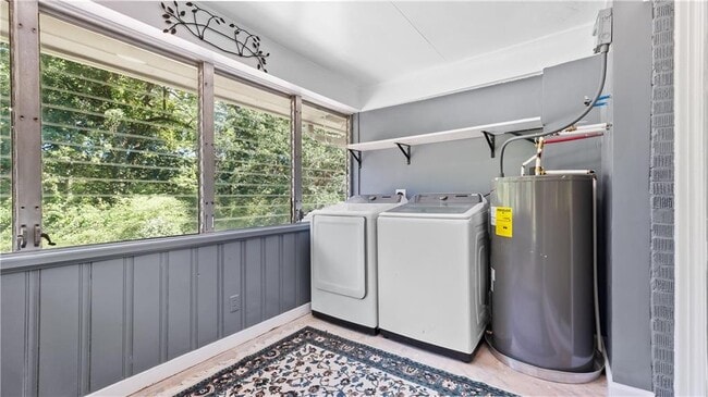 Photo - 804 Buford Hwy NE