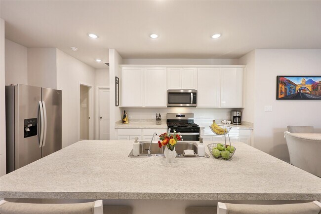 Photo - 16858 Pandora Wy