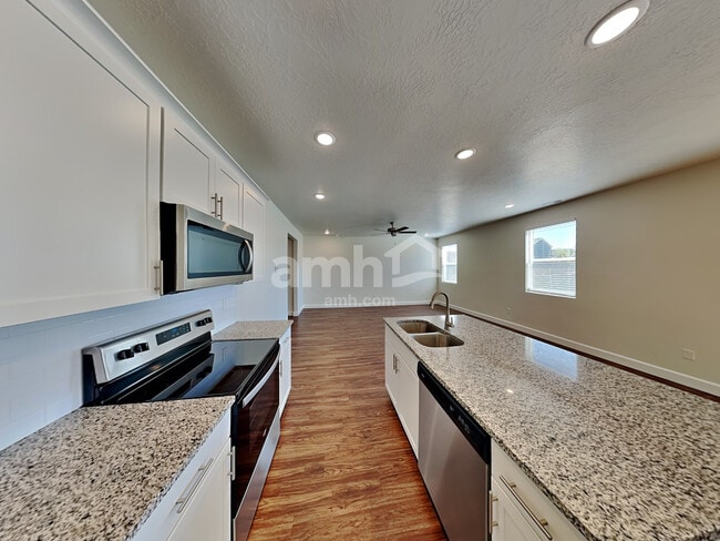 Photo - 1339 White St