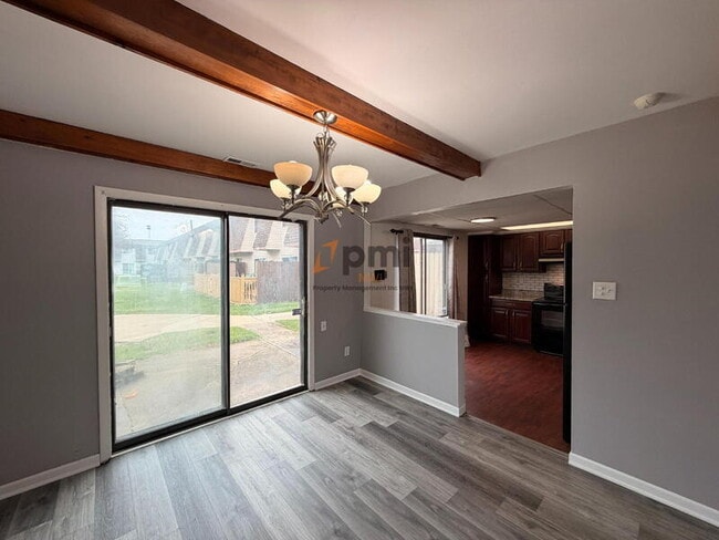 Photo - 354 E 60th Dr