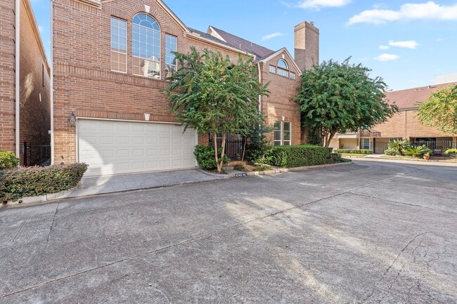 Building Photo - 4742 Post Oak Timber Dr