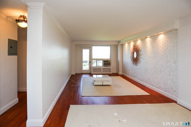 Photo - 91 Strawberry Hill Ave Unidad 923