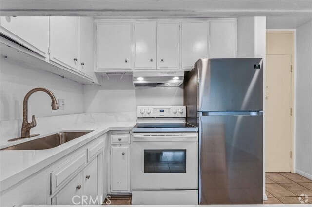 Building Photo - 320 S Gramercy Pl Unit 202 Rental