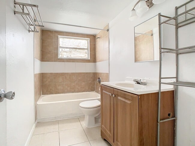 Building Photo - 694 Michigan Ct Rental