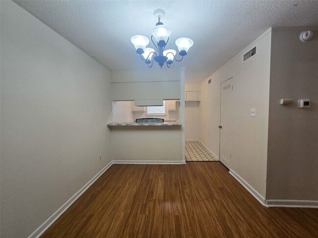 Photo - 3714 Ave S Unidad 8