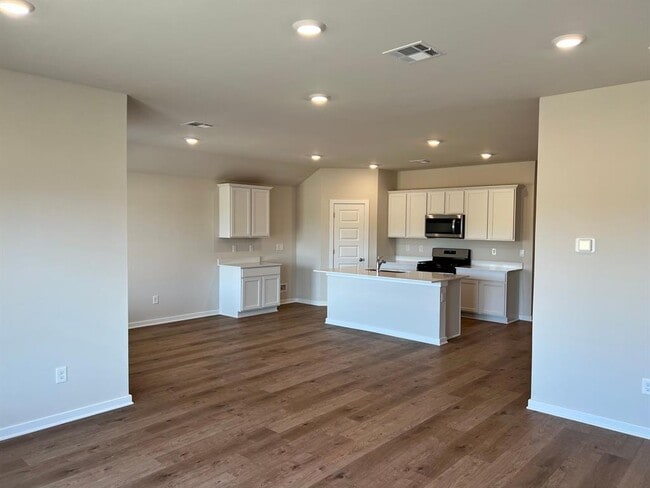 Photo - 2909 Firefly Dr