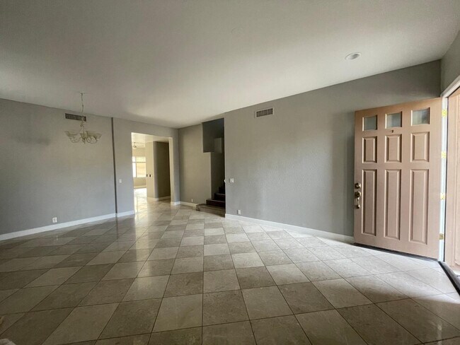 Photo - 2225 E Detroit St