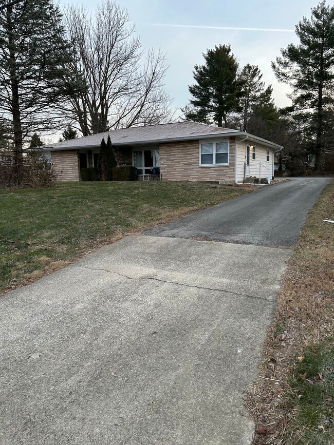 Photo - 200 N Smith Rd