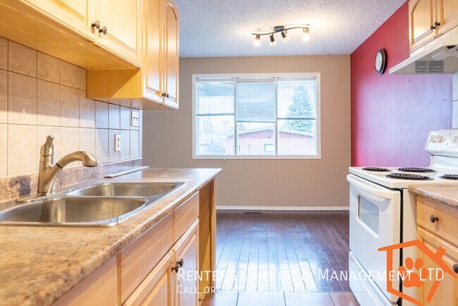 Photo - 2 Bedroom Cat Friendly, Assigned Parking Insuite Laundry,