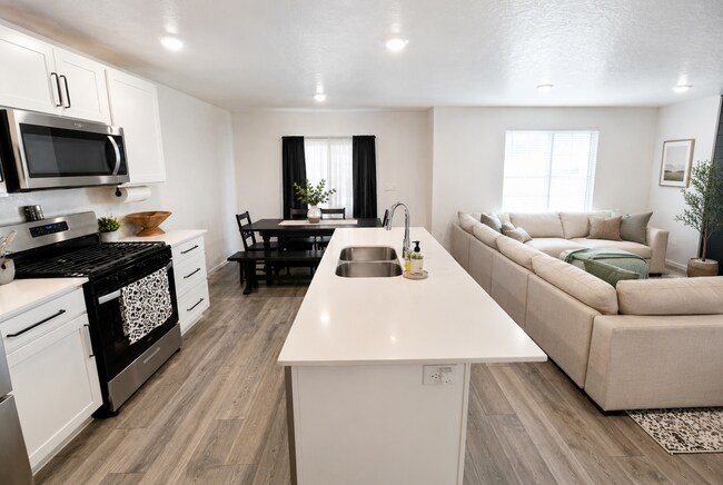 Building Photo - 986 Manifest Ln