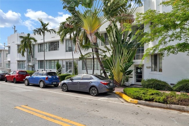 Photo - 601 11th St Unidad 106