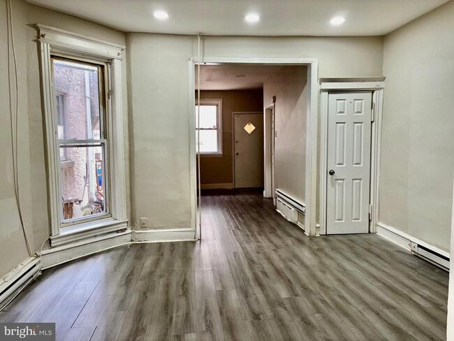 Building Photo - 831 S 59th St