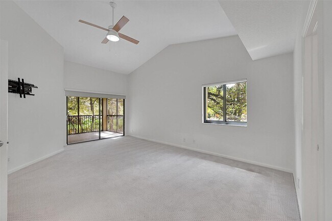 Photo - 1002 NW 105th Way