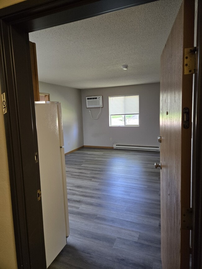 Photo - 8th & 8th Apartments Unidad 107