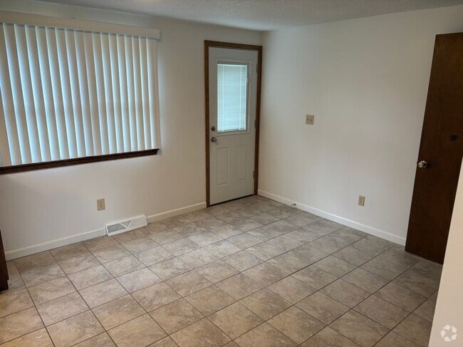 Building Photo - 1289 E and West Rd Rental