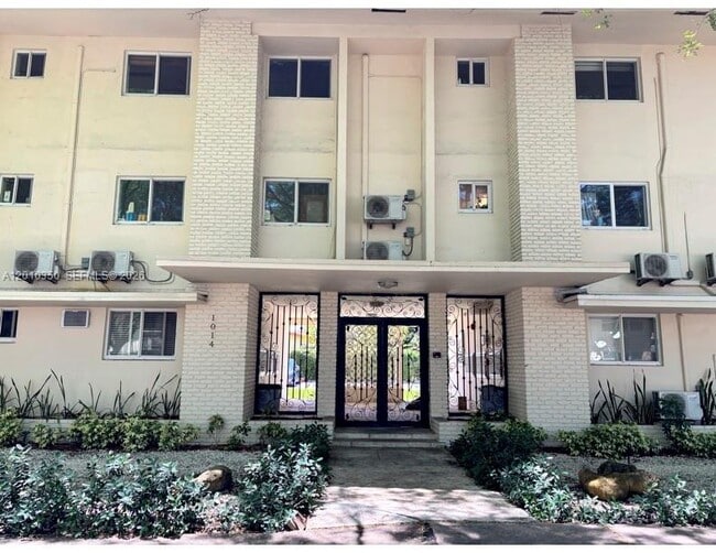 Photo - 1014 Salzedo St Unit 212