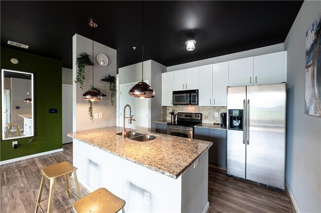 Photo - 898 Oak St SW Unit 1410