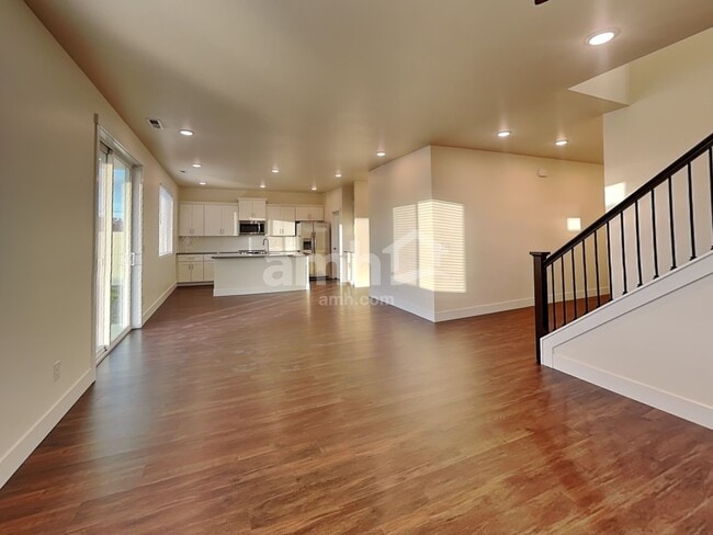Photo - 1559 N Garnet Creek Ave