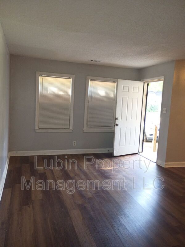 Building Photo - 1578 Hope St Rental