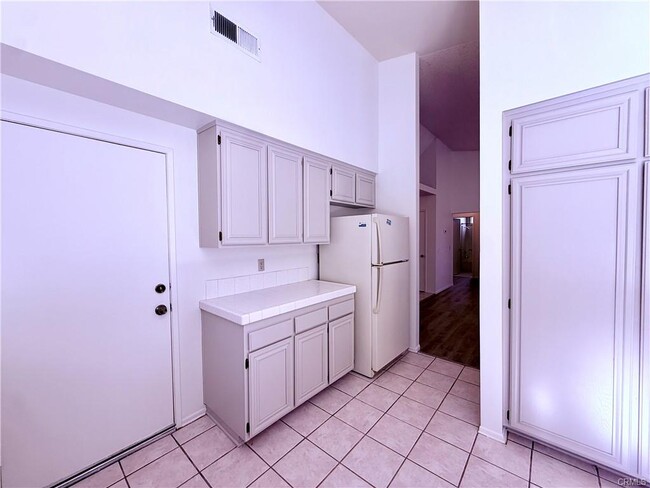 Photo - 39330 Gainsborough Dr