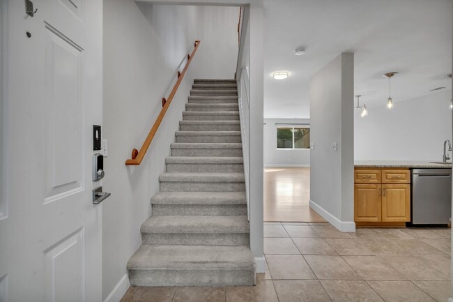 Photo - SILVER FIRS 3 BED 2.5 BATH TOWNHOUSE AVAILABLE NOW