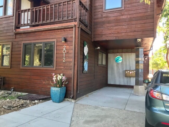 Building Photo - 2012 Spruce St Unit 1