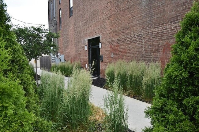 Building Photo - 35 Van Nydeck Ave Unit 306 Rental