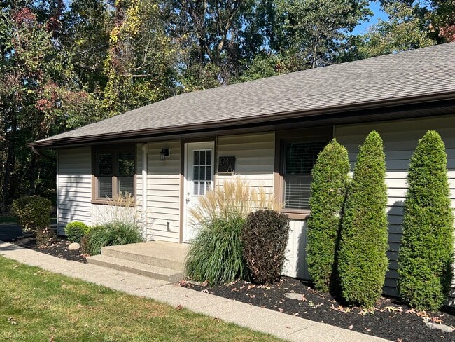 874 A. 3 Bedroom. 1 Bath. - 874 A Pleasant Ridge Rd