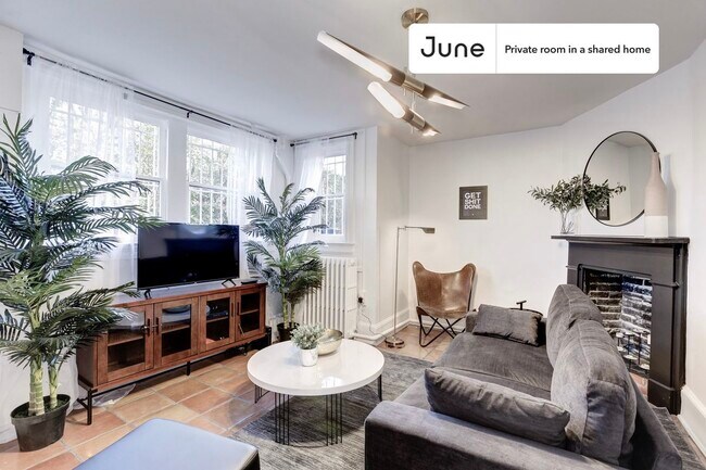 Room in Shared 4 bed/1.5 bath home in Capitol Hill
