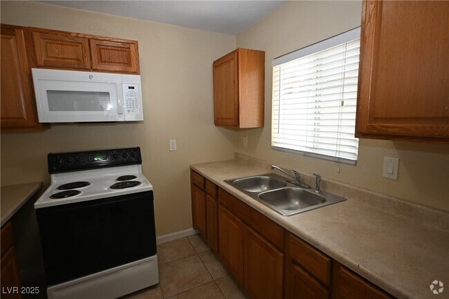 Building Photo - 320 N 16th St Unit 1 Rental