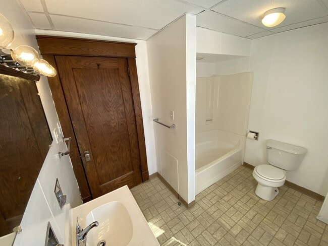 Photo - 34 S 9th St Unit Apt. 2
