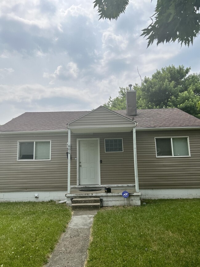 Building Photo - 606 S Spencer Ave Rental